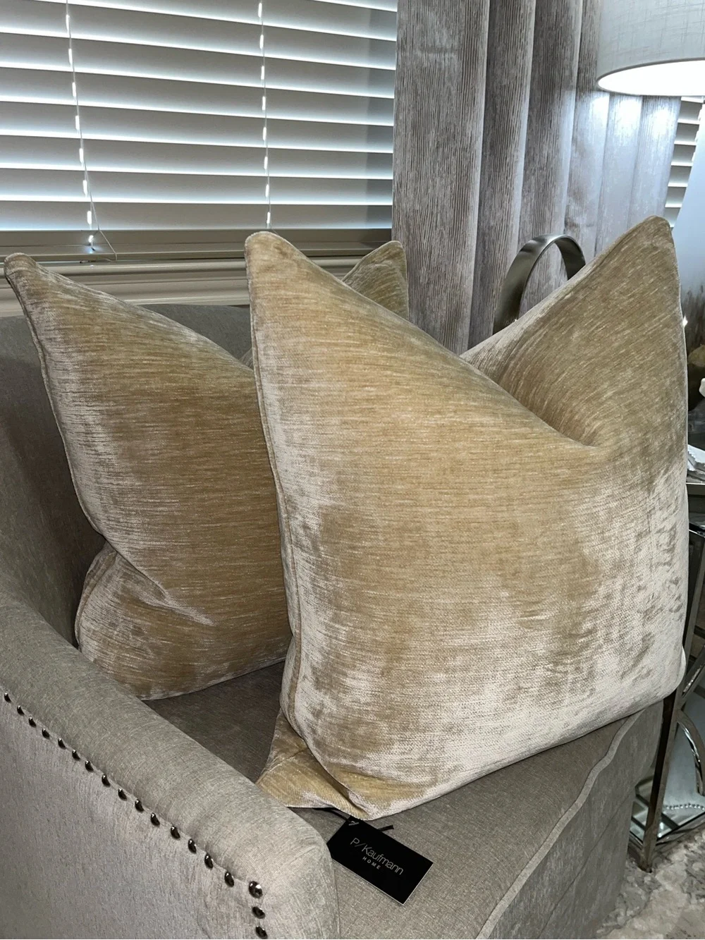 1-NWT P/Kaufmann luxe Champagne velvet luxury decorative pillow
